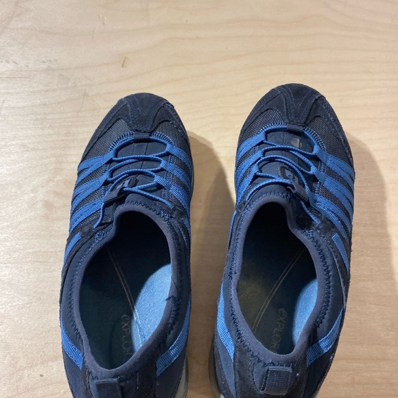 Explore Slip On Sneaker size 9 (Box 2) - Picture 3 of 16